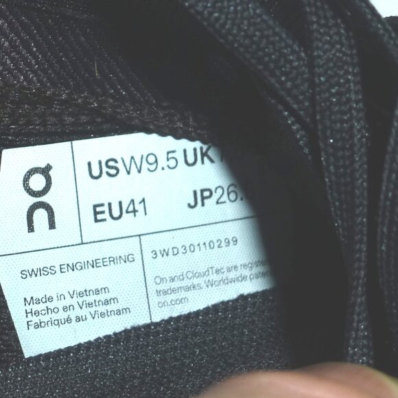 On Cloud Cloudflow 4 Women's Lace Up Running Shoes Size: 9.5 Black PLEASE READ - Picture 12 of 12